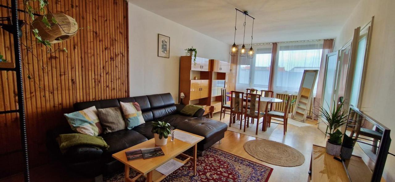 Nosztalgia Apartman Apartment Veszprem Bagian luar foto